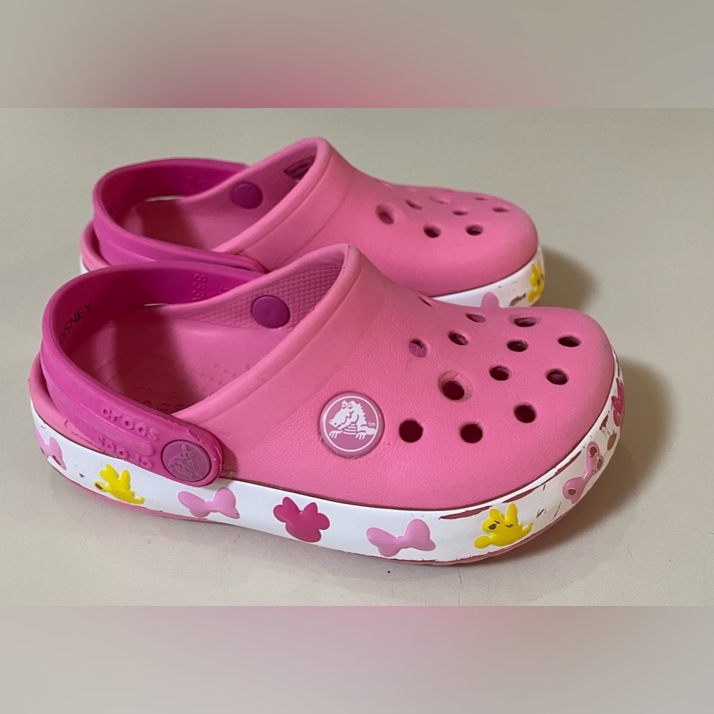 Toddler pink Minnie Mouse crocs size 8c